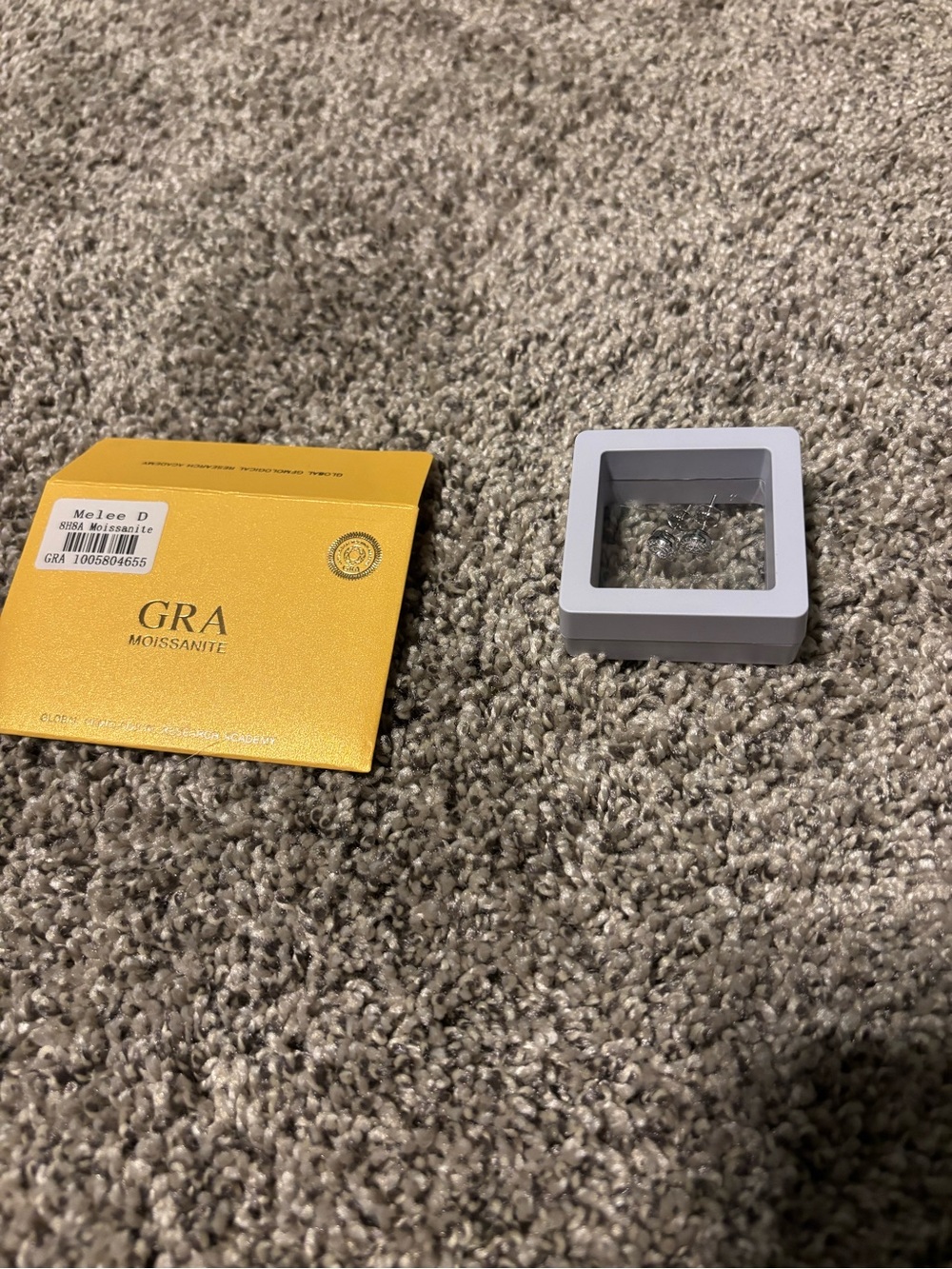 GRA Moissanite Presentation Case in Yellow and White